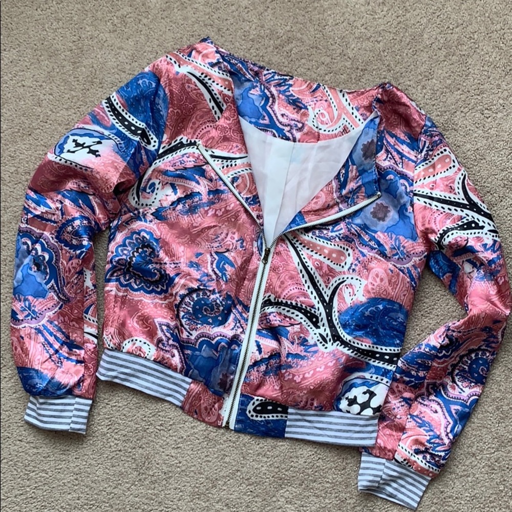 Stunning Patterned Satin Bomber Jacket 😍 - Picture 3 of 4
